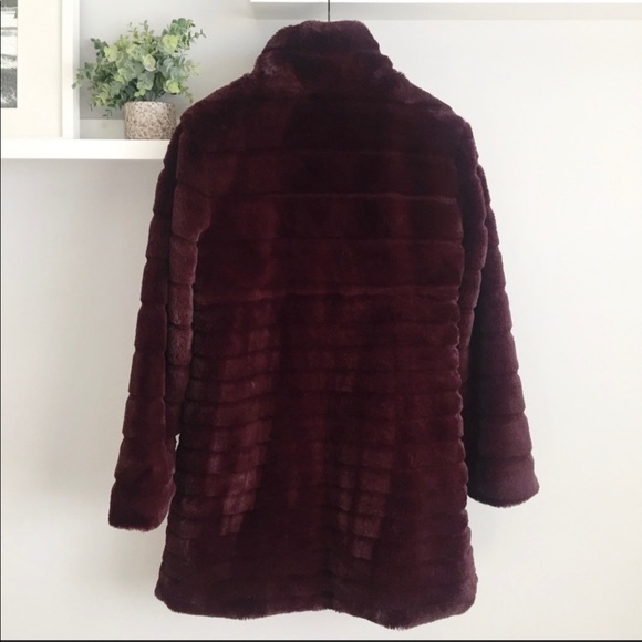 Via Spiga medium faux lux fur wine coat ja… - Picture 5 of 6